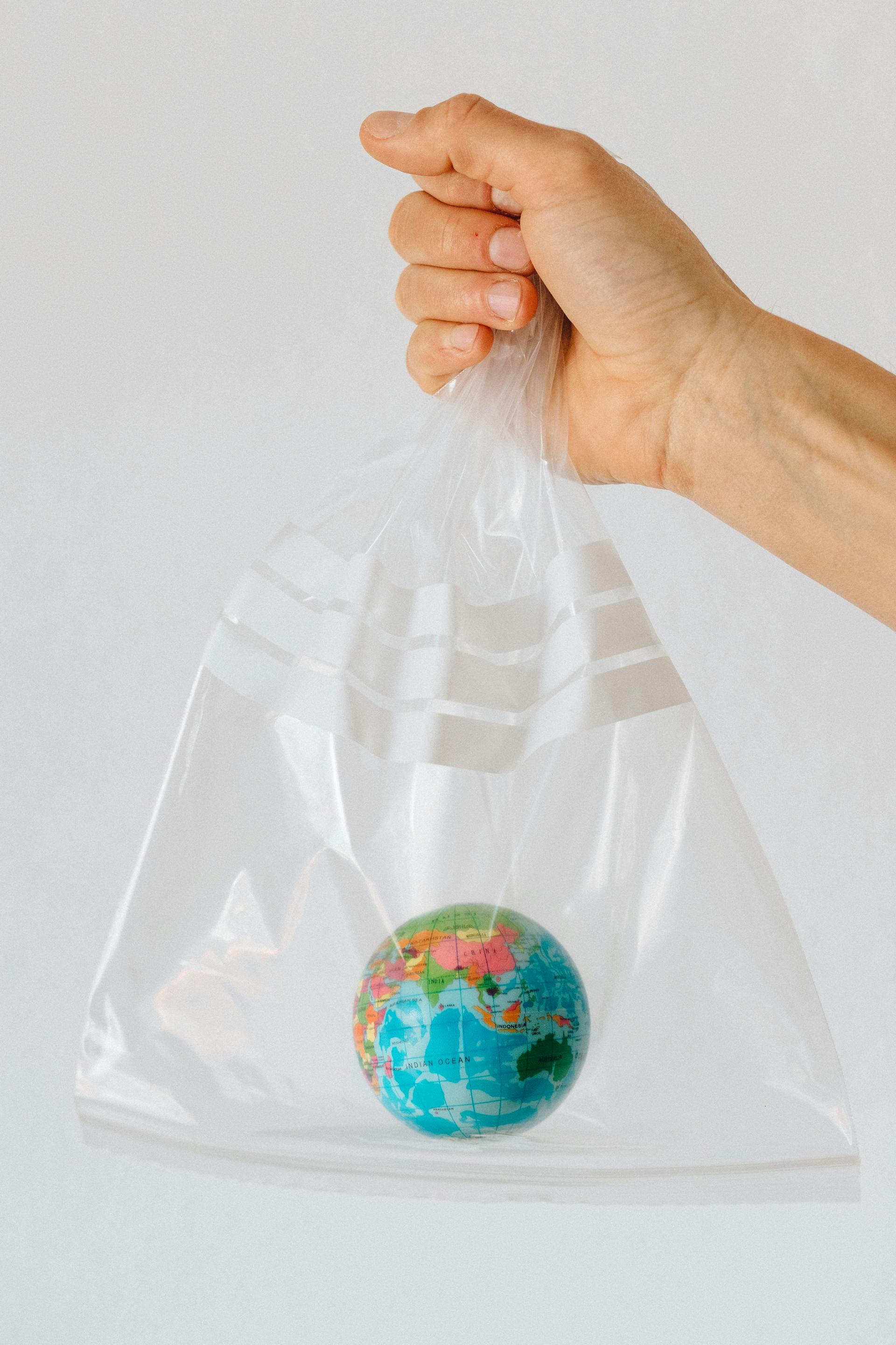 HOW SINGLE-USE PLASTICS HARM HEALTH AND ENVIRONMENT