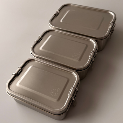 stainless steel lunch box with divider. eco friendly. no microplastic. Replaceable silicon ring for lasting and longevity. 